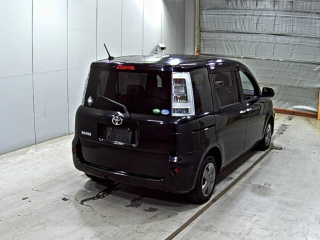 TOYOTA SIENTA 2012