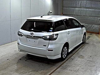 TOYOTA WISH 2012