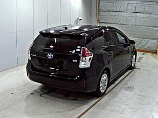 TOYOTA PRIUS ALPHA 2015