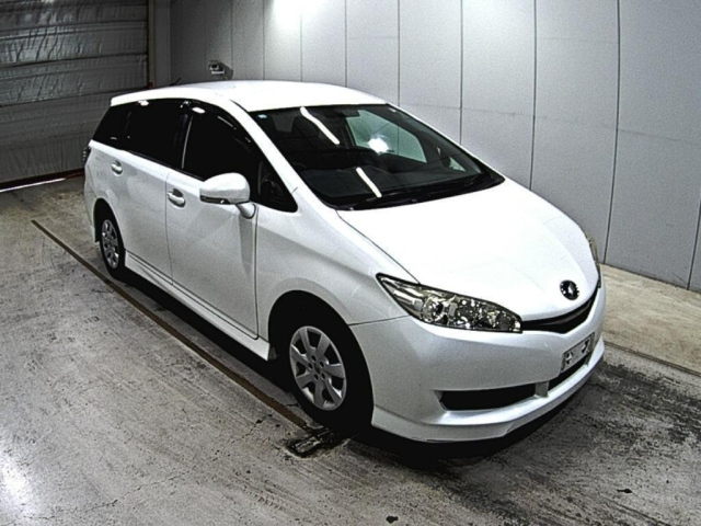 TOYOTA WISH 2012
