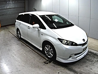 TOYOTA WISH 2011