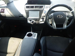 TOYOTA PRIUS ALPHA 2015