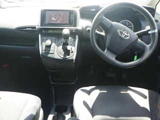 TOYOTA WISH 2012