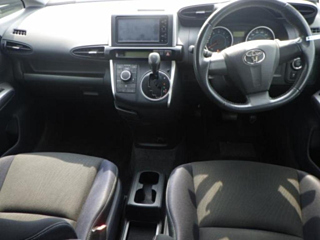 TOYOTA WISH 2011