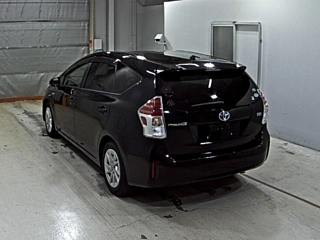 TOYOTA PRIUS ALPHA 2015