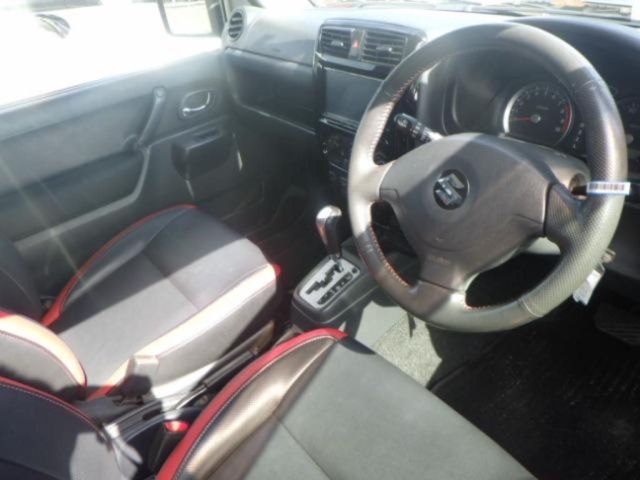 SUZUKI JIMNY 2012