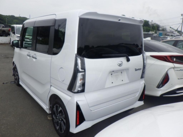 DAIHATSU TANTO 2023