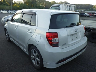 TOYOTA IST