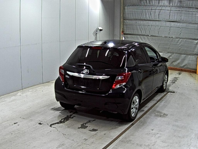 TOYOTA VITZ 2015