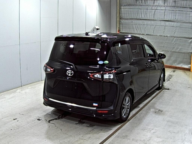 TOYOTA SIENTA 2018