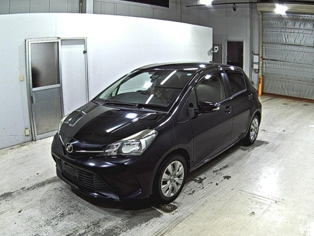 TOYOTA VITZ 2015