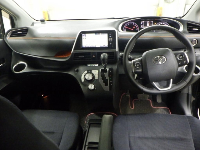 TOYOTA SIENTA 2018