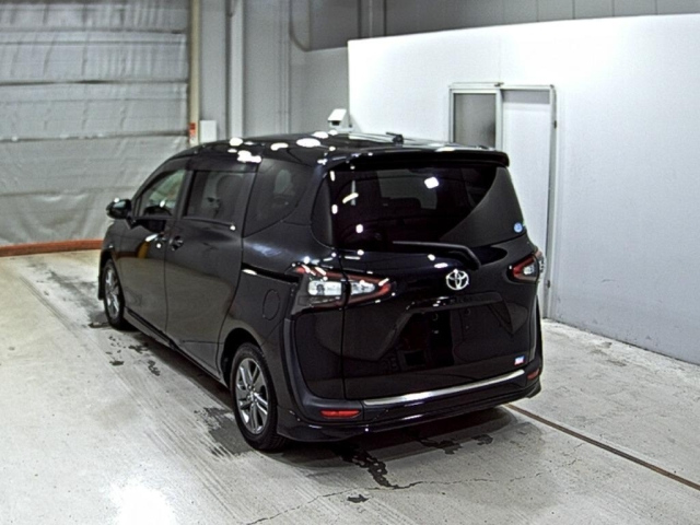 TOYOTA SIENTA 2018