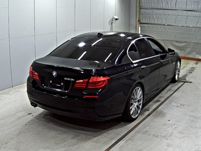 BMW 5 SERIES 2010