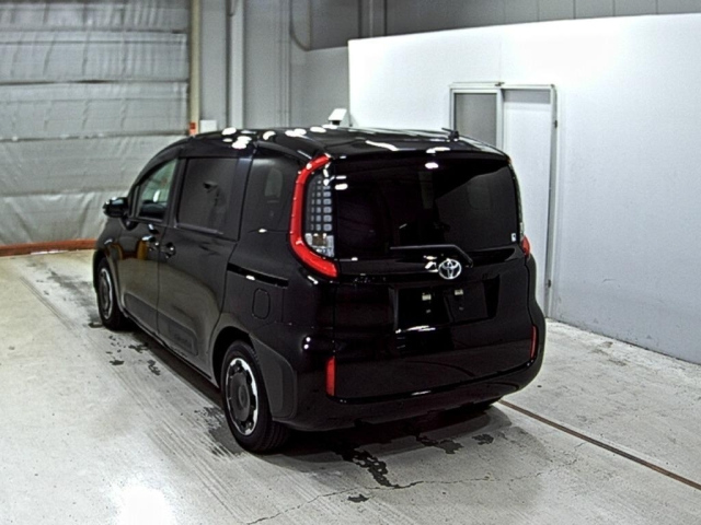 TOYOTA SIENTA 2023
