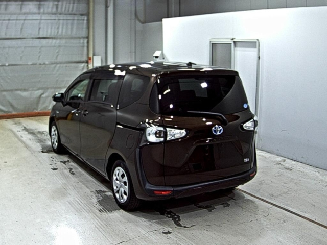 TOYOTA SIENTA 2017