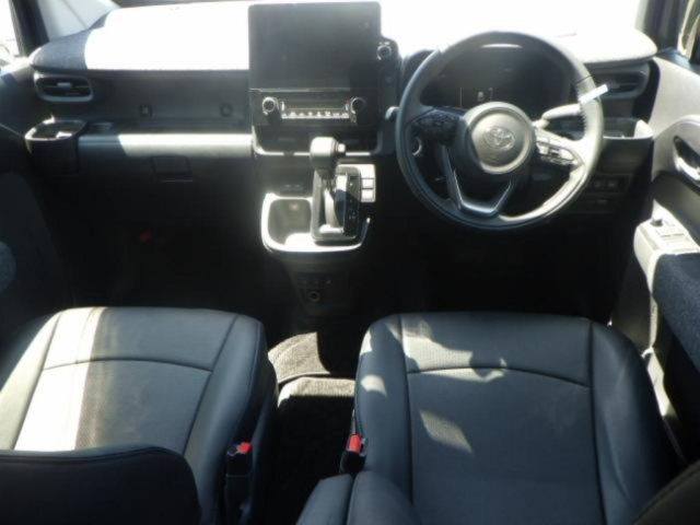 TOYOTA SIENTA 2023