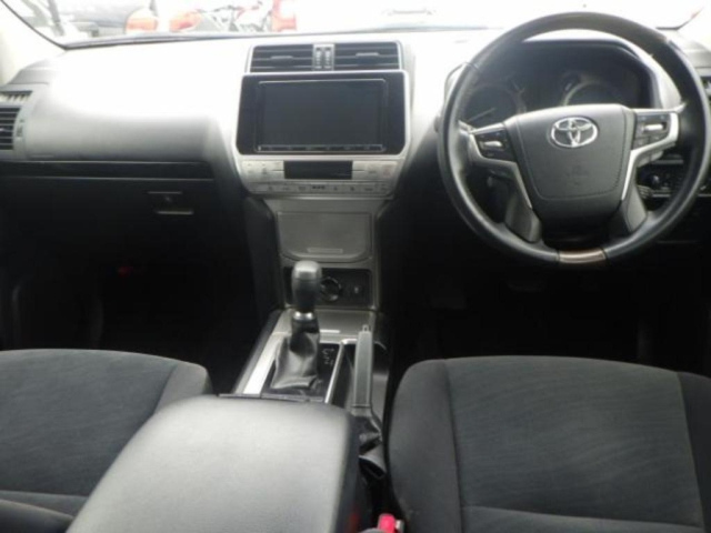 TOYOTA LAND CRUISER PRADO 2019