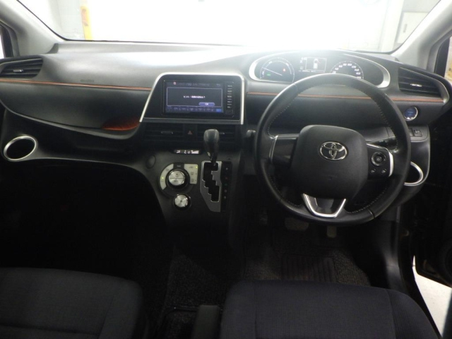 TOYOTA SIENTA 2017