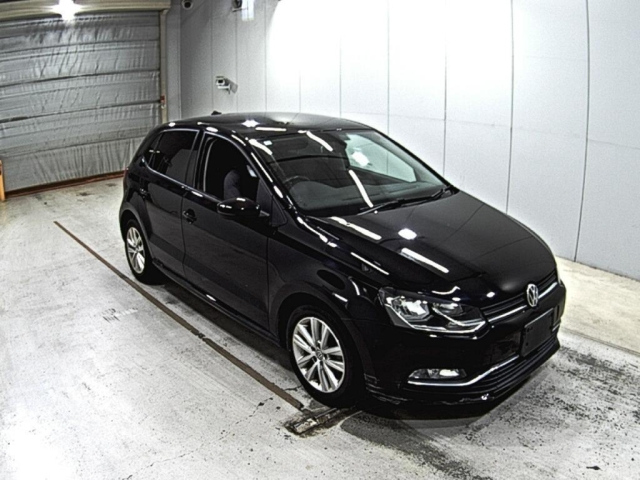 VOLKSWAGEN POLO 2016