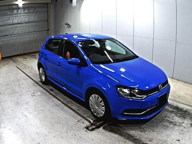 VOLKSWAGEN POLO 2015