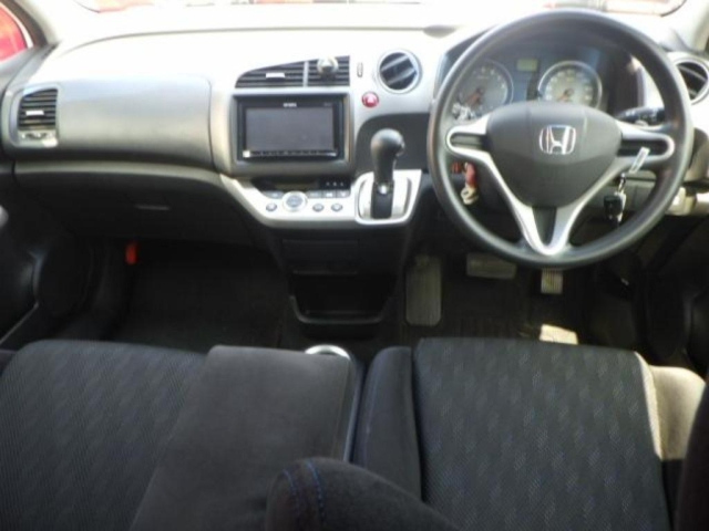 HONDA STREAM 2012