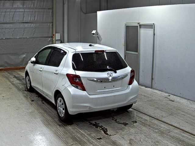 TOYOTA VITZ 2014