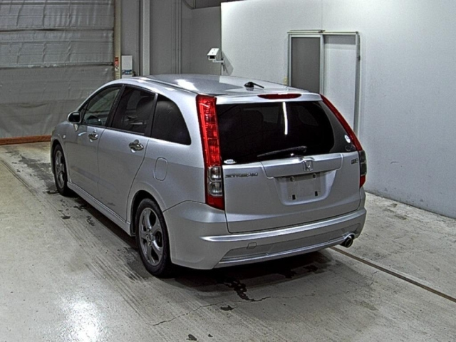 HONDA STREAM 2009