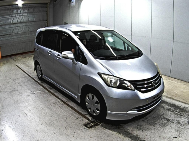 HONDA FREED 2008