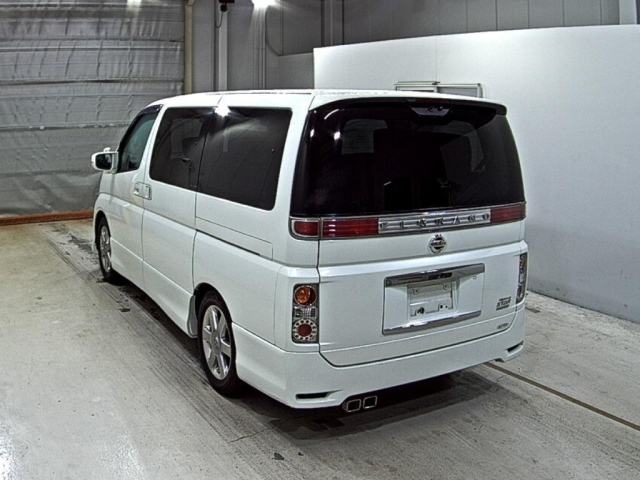 NISSAN ELGRAND 2009