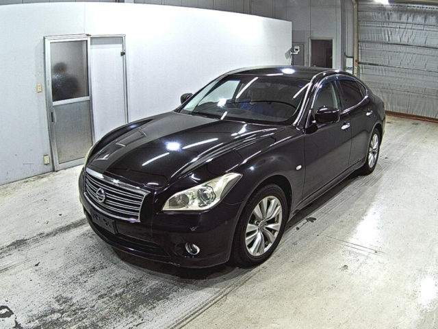 NISSAN FUGA 2010
