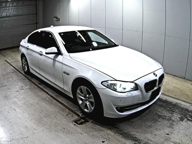 BMW 5 SERIES 2012