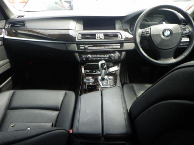 BMW 5 SERIES 2012