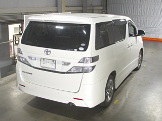 TOYOTA VELLFIRE 2010