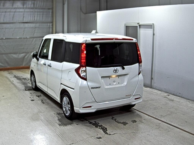 TOYOTA ROOMY 2022