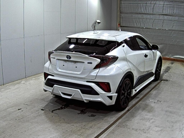 TOYOTA C-HR 2017