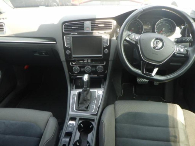 VOLKSWAGEN GOLF 2016