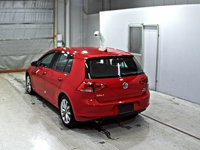VOLKSWAGEN GOLF 2016