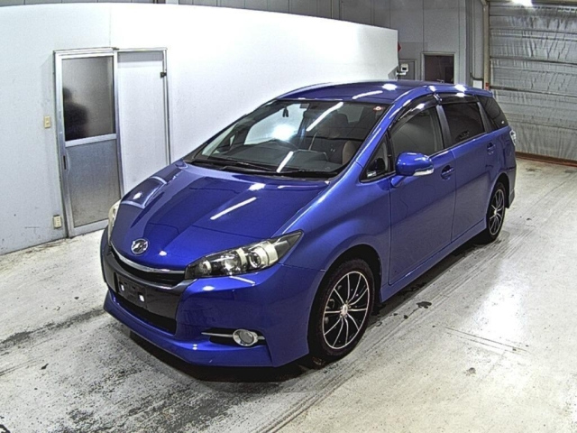 TOYOTA WISH 2013