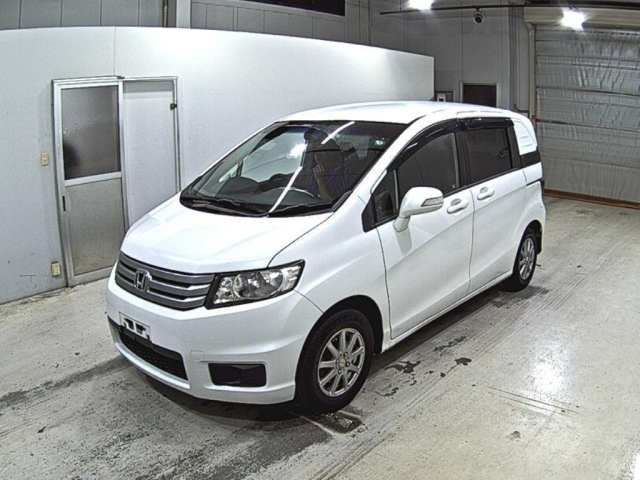 HONDA FREED 2013