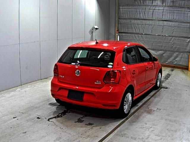 VOLKSWAGEN POLO 2014