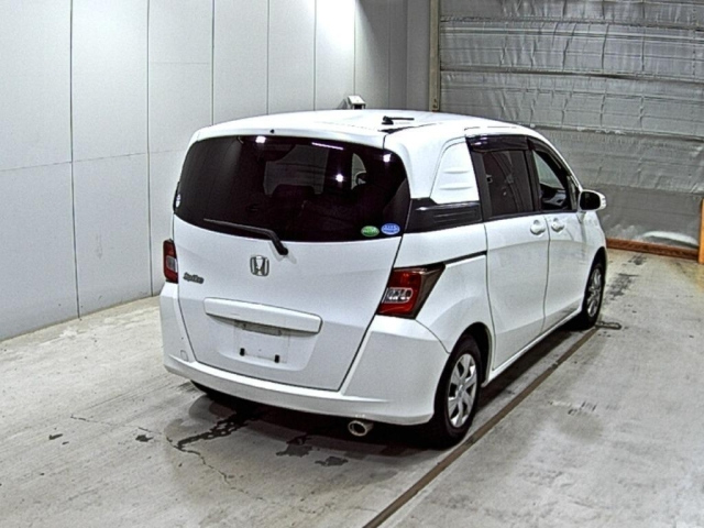 HONDA FREED 2013