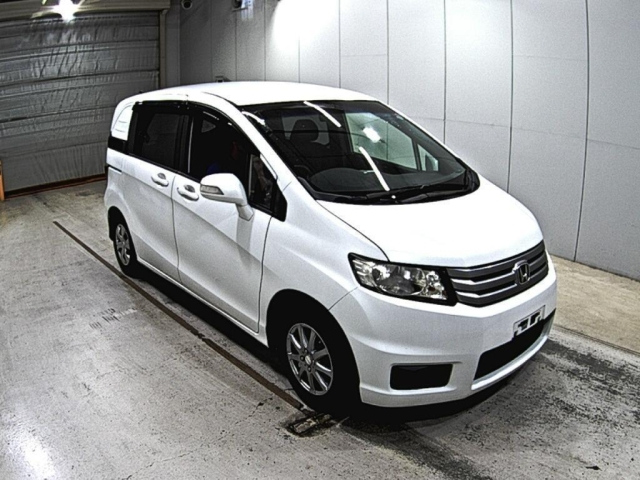 HONDA FREED 2013