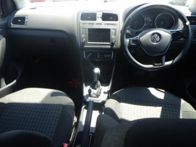 VOLKSWAGEN POLO 2014