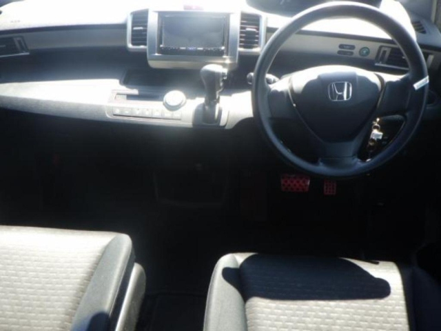 HONDA FREED 2013