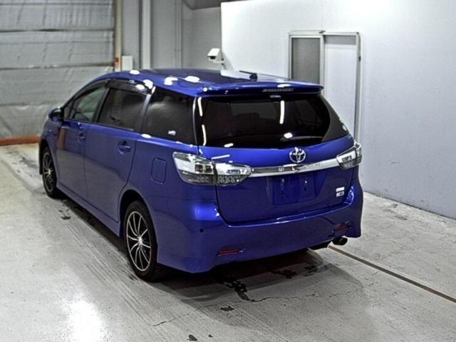 TOYOTA WISH 2013