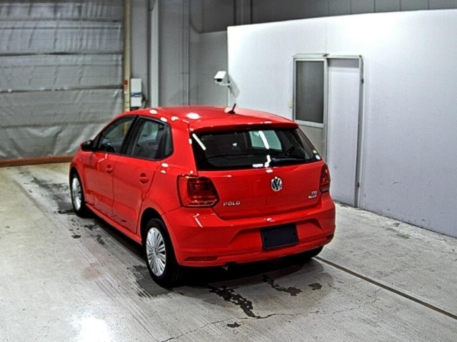 VOLKSWAGEN POLO 2014