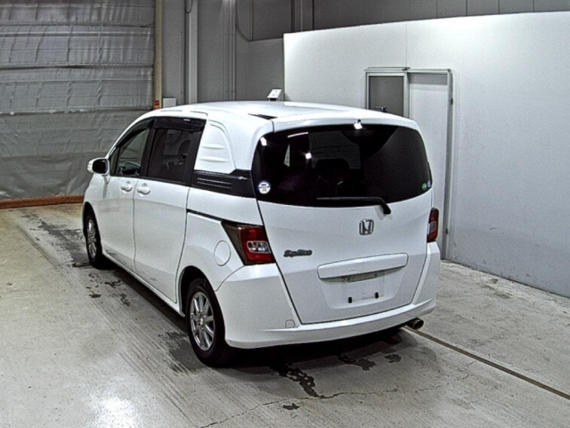 HONDA FREED 2013
