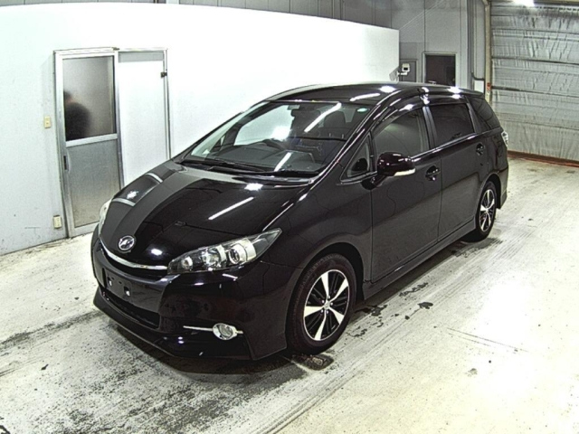TOYOTA WISH 2013