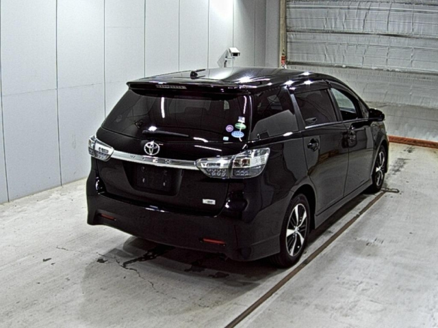 TOYOTA WISH 2013